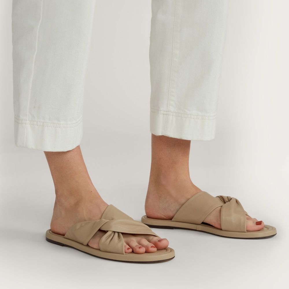 New Everlane The Day Twist Sandal
